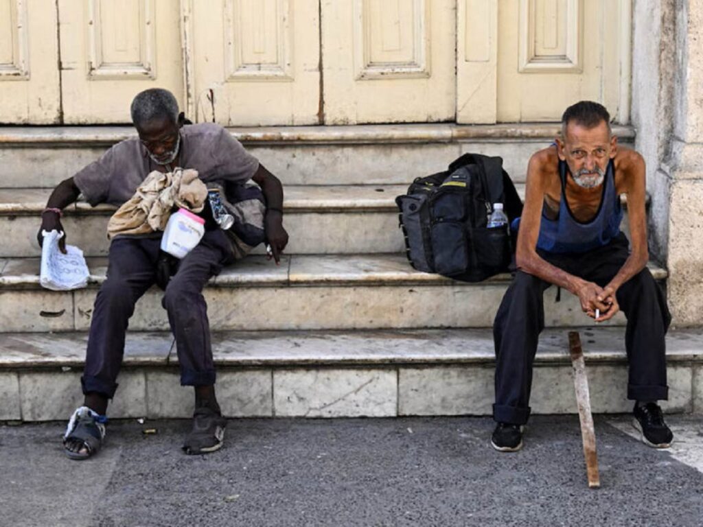 En la foto, ancianos en Cuba