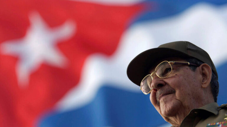Raúl Castro descubre el capitalismo por videoconferencia
