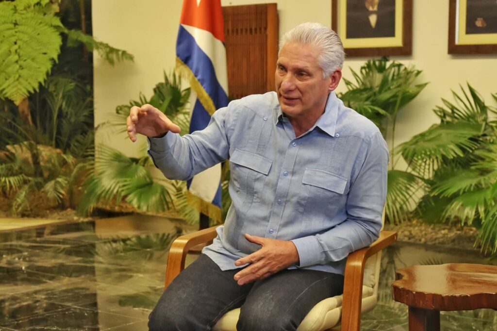 En la foto, Miguel Díaz-Canel