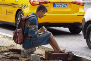 En la foto, un mendigo en La Habana