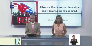 En la foto, presentadores de la televisión cubana hablando de las nuevas medidas viejas
