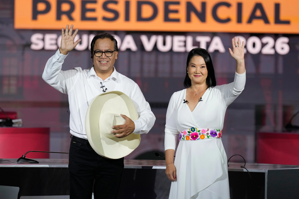 En la foto, Roberto Sánchez y Keiko Fujimori