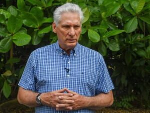 En la foto, Díaz-Canel