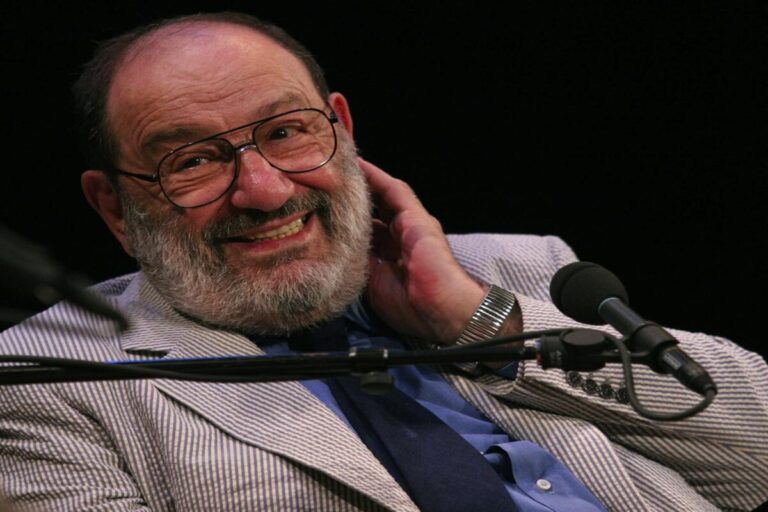 En la foto, Umberto Eco