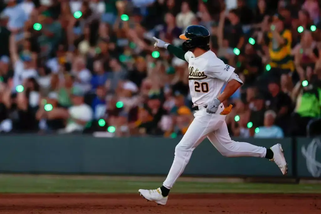 Un doble clave de Zack Gelof impulsa otra remontada y Athletics ganan a Rockies 3 En la foto, Zack Gelof