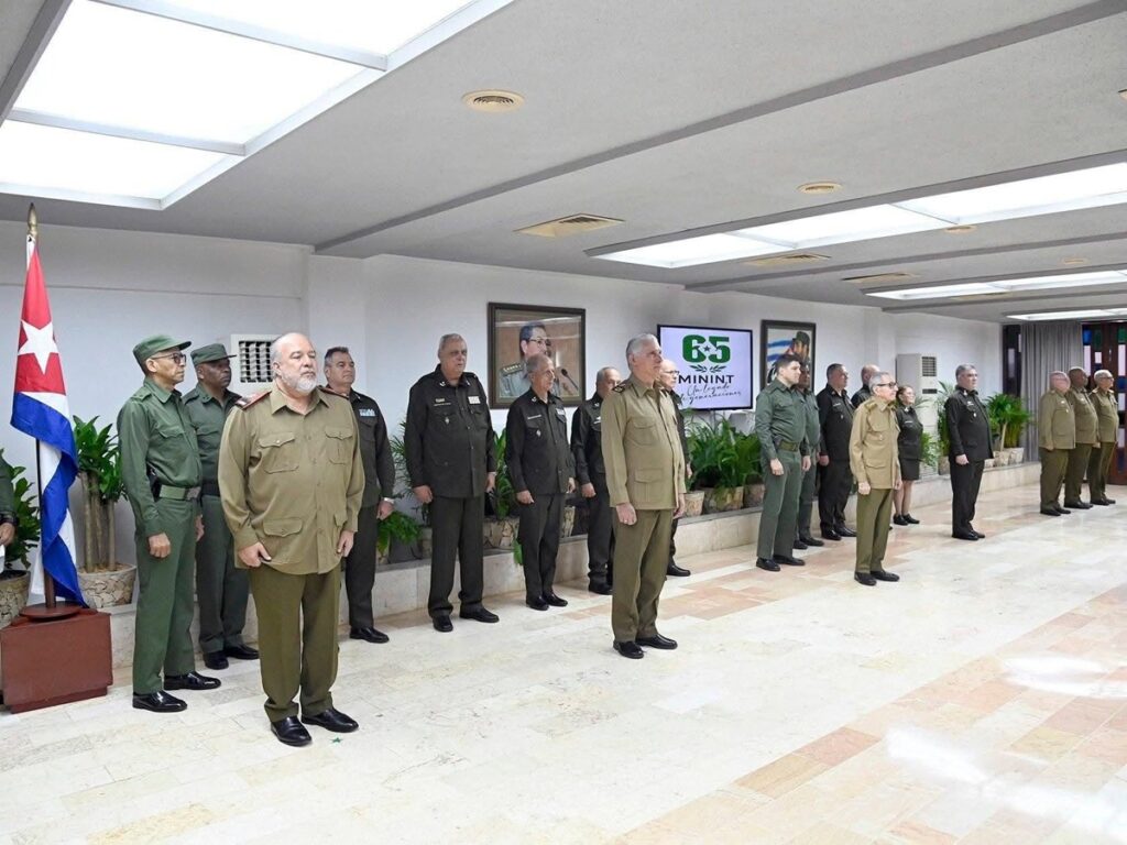 En la foto, la cúpula castrista en la ceremonia de entrega de grados a oficiales del Minint