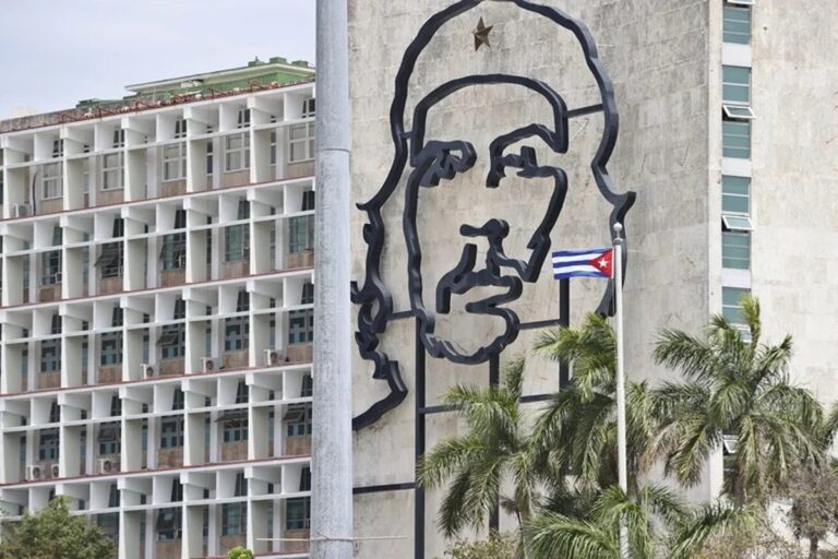 En la foto, edificio del Ministerio del Interior de Cuba, en La Habana