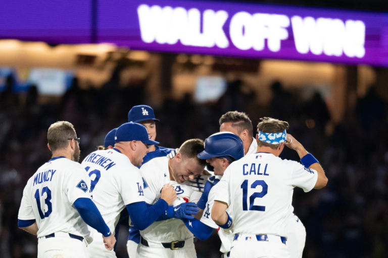 En la foto, Dodgers celebra la victoria ante Orioles