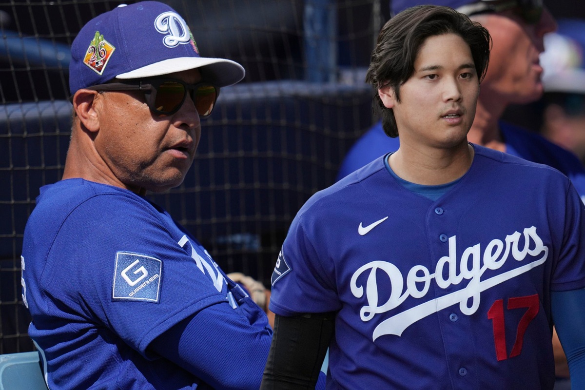 Dave Roberts resta importancia a la inflamación en la rodilla de Ohtani 1 En la foto, Roberts y Ohtani en una foto de archivo