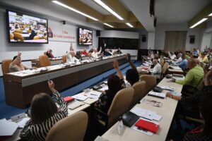 En la foto, la cúpula vota las Propuestas de Transformaciones