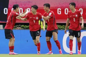 En la foto, jugadores de Corea del Sur celebrando un gol este jueves frente a República Checa, en un partido del grupo A del Mundial