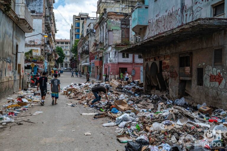 En la foto, una imagen habitual en La Habana