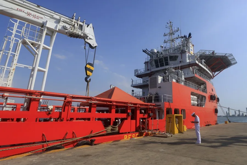 En la foto, el buque ARC Caribe, de la Armada de Colombia, donde se transportarán más de 100 toneladas de ayuda humanitaria a Cuba