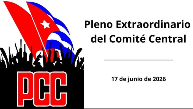 En la foto, el anuncio del Pleno del Comité Central