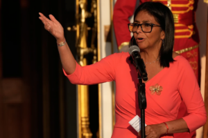 En la foto, La presidenta encargada de Venezuela, Delcy Rodríguez