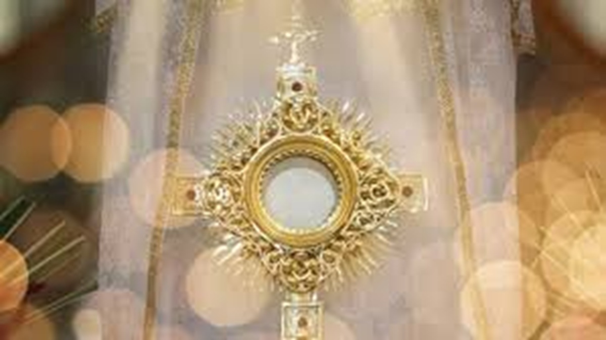 A propósito de la solemnidad del Corpus Christi 1 A propósito de la solemnidad del Corpus Christi