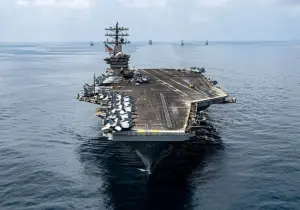 En la foto, el portaviones Nimitz