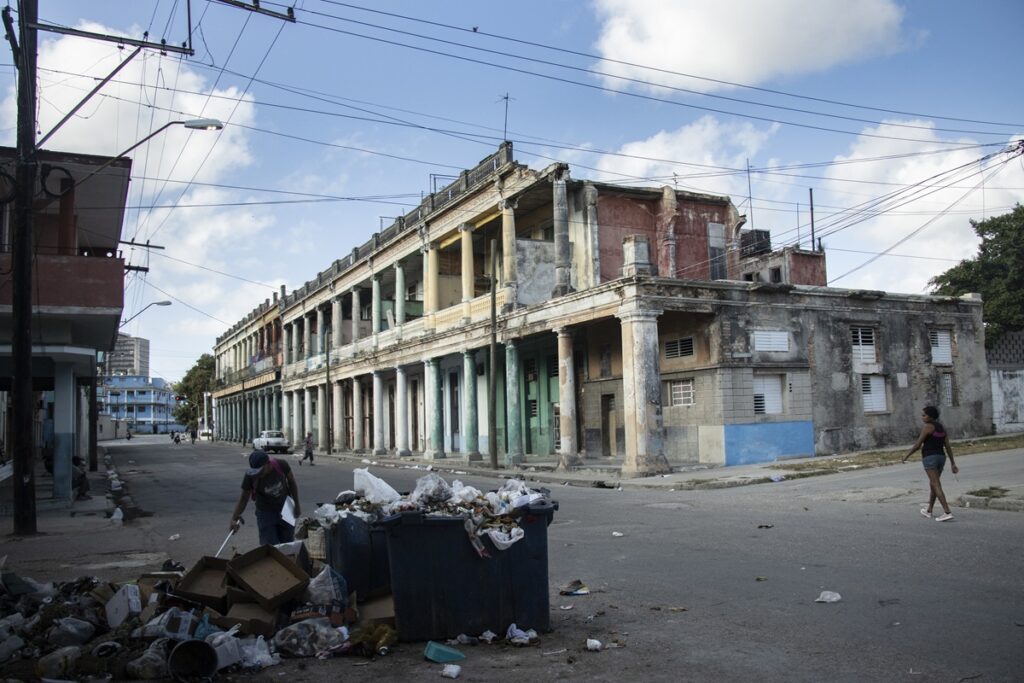 En la foto, La Habana en ruinas