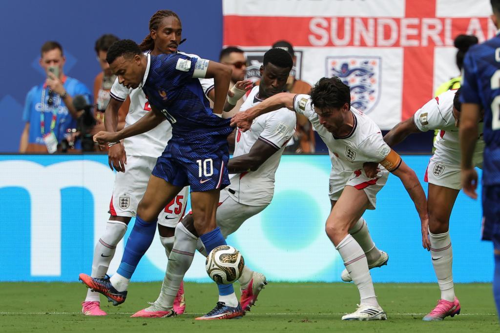 Inglaterra se queda con el tercer puesto tras un festival de diez goles ante Francia 1 Inglaterra se queda con el tercer puesto tras un festival de diez goles ante Francia