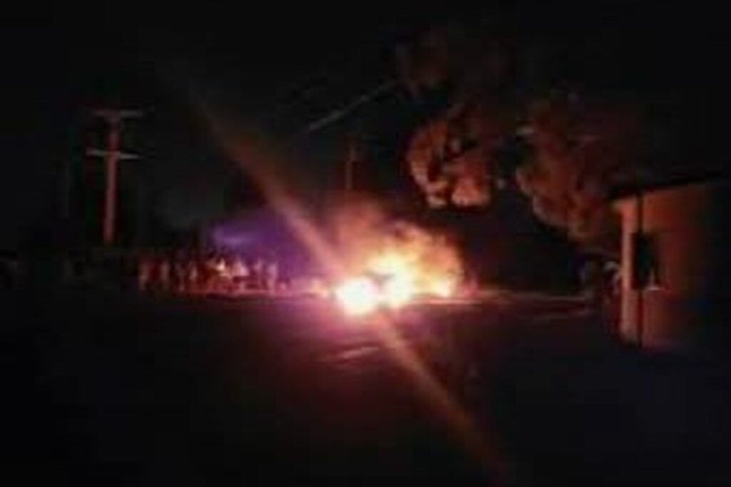 Crónica del descontento: Santa Fe arde y la esperanza se clava en el pecho 2 En la foto, Santa Fe de noche