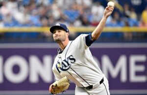 En la foto, un pitcher de los Rays de Tampa Bay