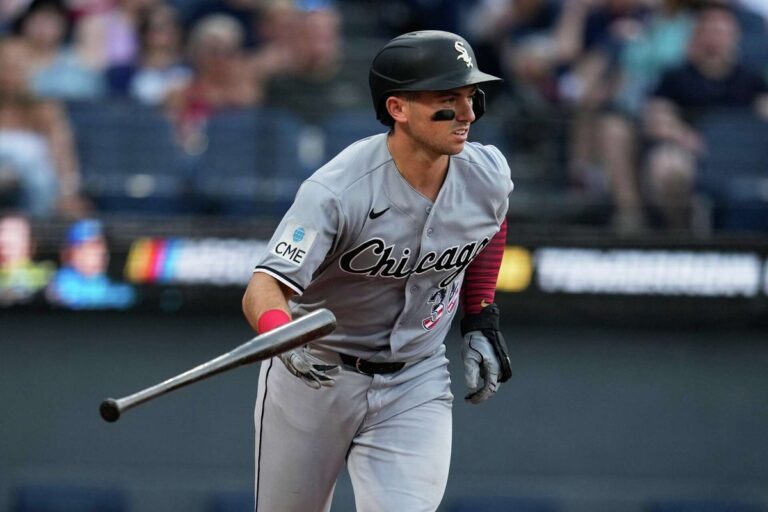 Montgomery rompe el empate con un jonrón en la octava y White Sox vencen a Guardians 3 En la foto, Colson Montgomery