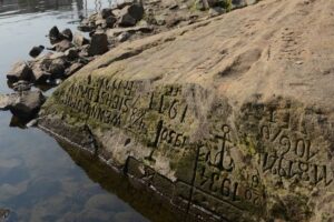 En la foto, las piedras del hambre del Danubio
