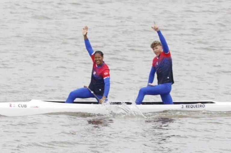 El silencio de Granma: cuando el oro se queda en Canadá y la noticia en el tintero 1 En la foto, canoístas cubanos en Canadá