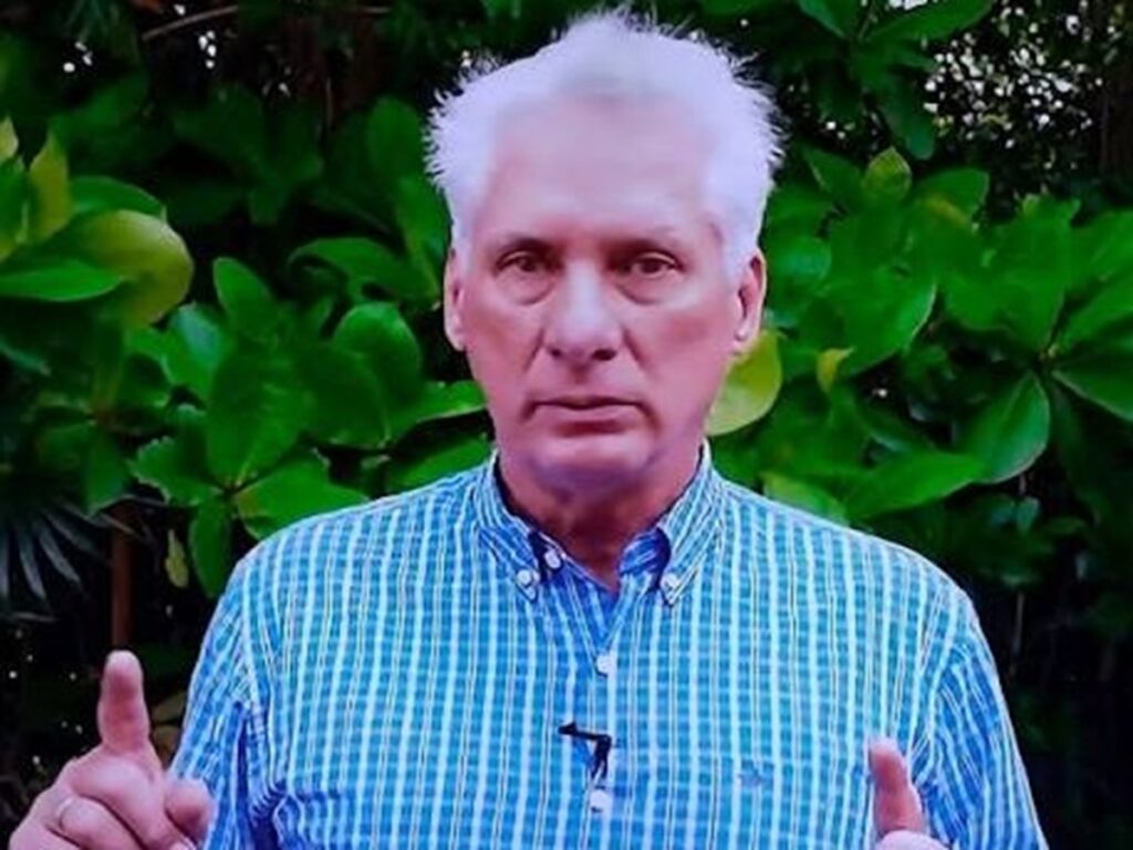 En la oto, Díaz-Canel con cara de susto