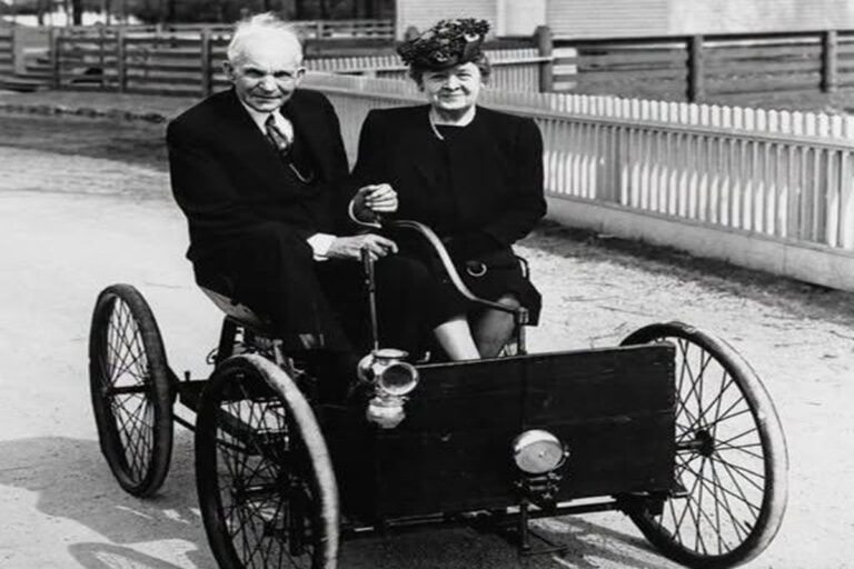 En la foto, los Ford probando su invento