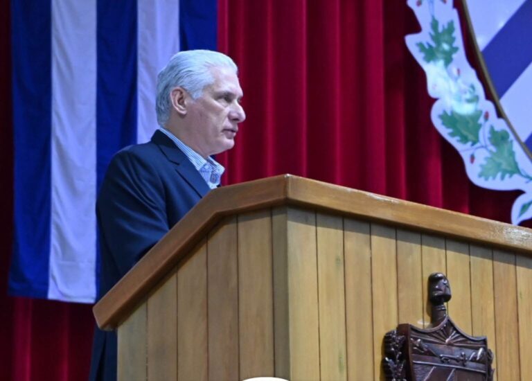 En la foto, el impuesto presidente de Cuba