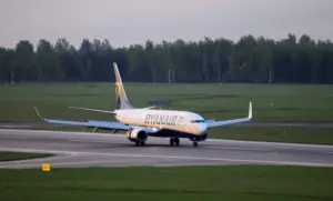 En la foto, Un avión Boeing 737-800 de Ryanair