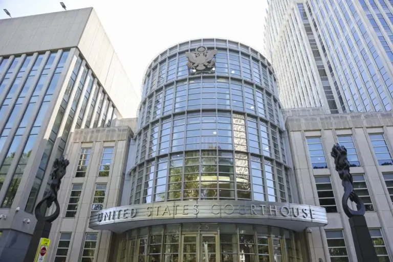 El narcotraficante Ismael ‘El Mayo’ Zambada, condenado a cadena perpetua por narcotráfico en Nueva York 1 En la foto, exterior del juzgado federal en Brooklyn donde se dio a conocer la condena contra el narcotraficante mexicano Ismael 'El Mayo' Zambada este lunes, en Nueva York