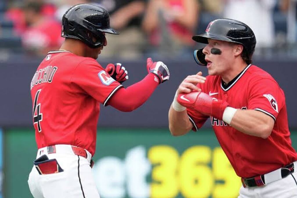 Guardians igualan récord en casa con 7 jonrones en paliza sobre Twins 5 En la foto, Petey Halpin bateó dos jonrones en el triunfo de Cleveland