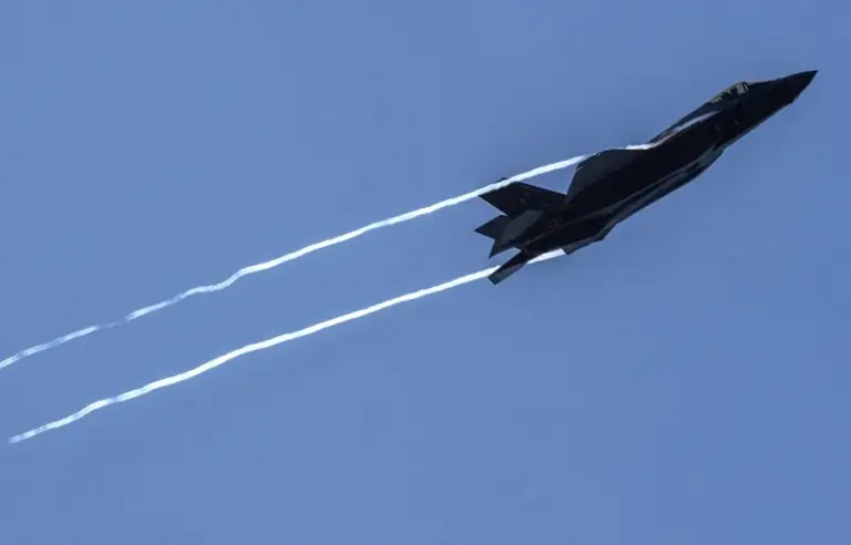EE.UU. desmiente que Irán destruyera tres de sus aviones y violara el bloqueo naval 1 En la foto, Un caza estadounidense F-35
