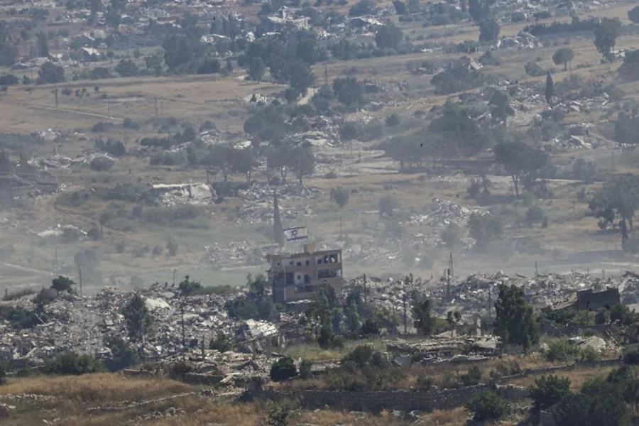 El Ejército libanés se despliega en otra «zona piloto» en el sur del país tras la retirada israelí 2 En la foto, una población en el sur del LÍbano, blanco de ataques de Israel