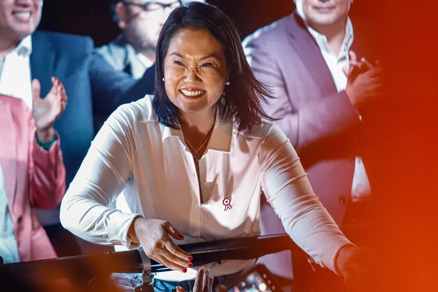 Keiko Fujimori recibe este miércoles las credenciales de presidenta electa de Perú 4 En la foto, la presidenta electa de Perú, Keiko Fujimori (c), durante un discurso, en Lima