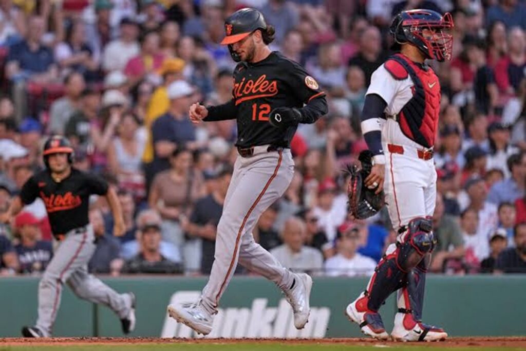 Orioles frena a Red Sox que corta en 15 su racha de victorias 3 En la foto, un momento del partido entre Orioles y Red Sox