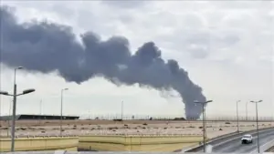 En la foto, Imagen difundida por la agencia de noticias iraní Tasnim que asegura corresponde al ataque contra un centro de datos de Amazon en Bahréin.