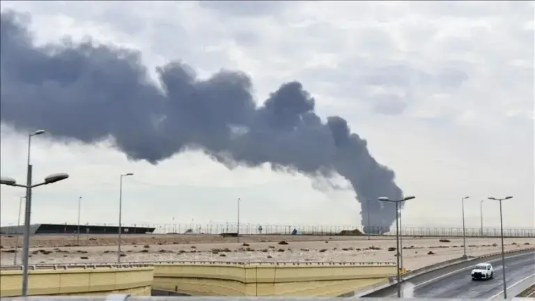 Irán dice haber atacado objetivos de EEUU en Baréin y Jordania, incluido un centro de Amazon 1 En la foto, Imagen difundida por la agencia de noticias iraní Tasnim que asegura corresponde al ataque contra un centro de datos de Amazon en Bahréin.