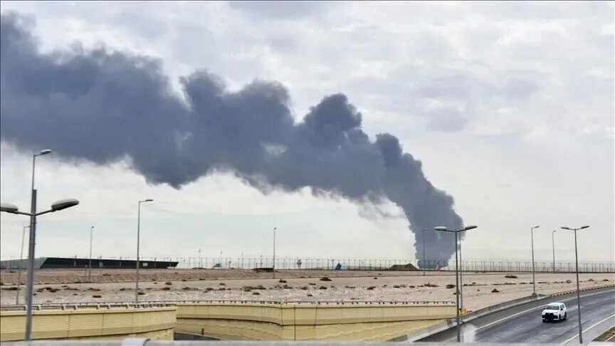 Irán dice haber atacado objetivos de EEUU en Baréin y Jordania, incluido un centro de Amazon 2 En la foto, Imagen difundida por la agencia de noticias iraní Tasnim que asegura corresponde al ataque contra un centro de datos de Amazon en Bahréin.