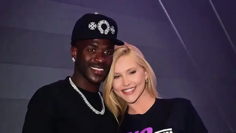 En la foto, Vinícius y su novia