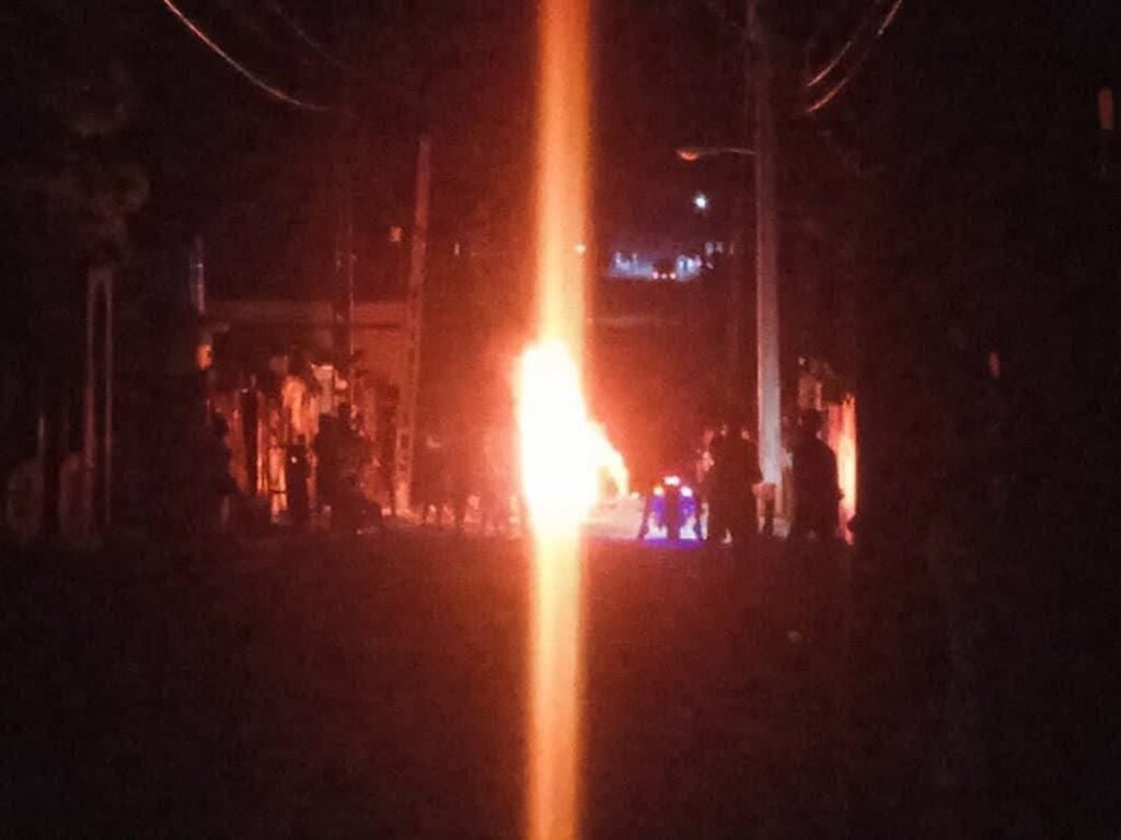 Cacerolazos sacuden La Habana ante apagones de más de 30 horas 2 En la foto, los habitantes de La Habana le prenden fuego a la basura en protesta contra los apagones