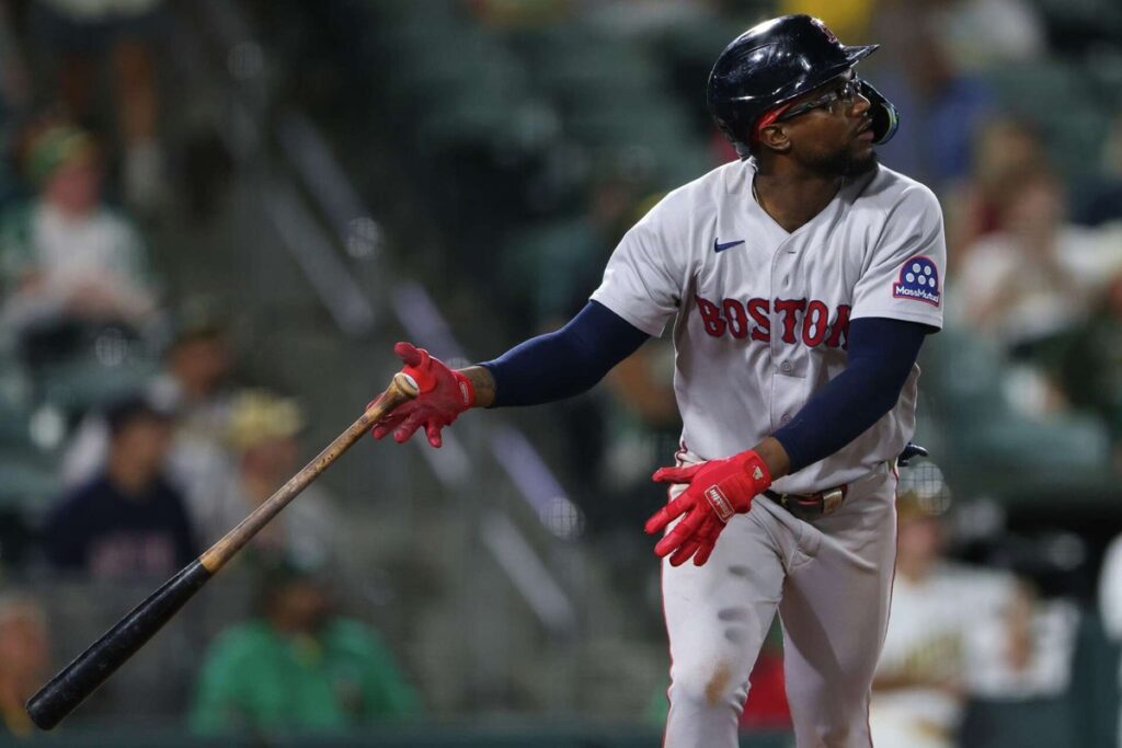 Con jonrón de Andrew Monasterio, Red Sox vence a Athletics en 10 entradas 5 En la foto, Andrew Monasterio