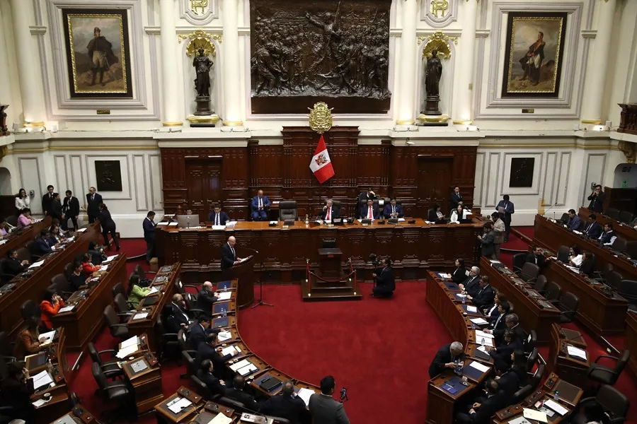 El Congreso Perú aprueba polémica ley sobre delitos de lesa humanidad 2 En la foto, una sesión en el Congreso de Perú, en Lima