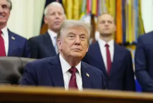 En la foto, El presidente de EE.UU., Donald Trump, el 24 de julio de 2026 durante un anuncio sobre innovación nuclear estadounidense en el Despacho Oval de la Casa Blanca en Washington