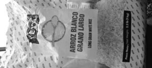 En la foto, el arroz que venden en Cuba en mal estado