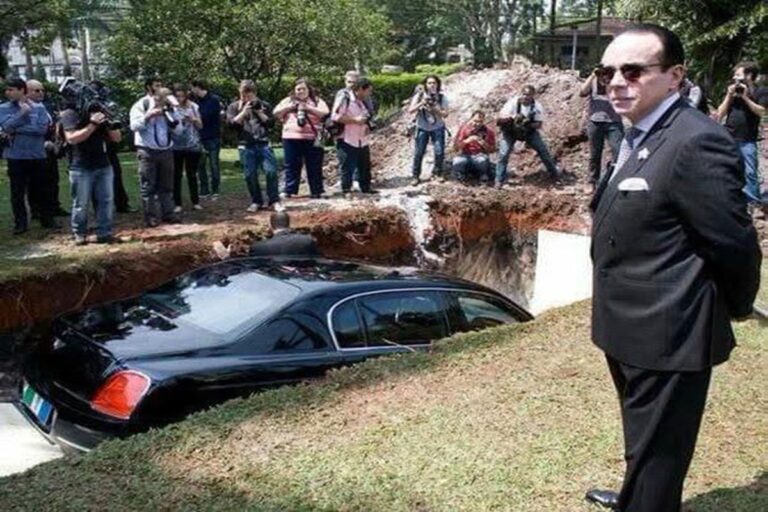 El entierro de la indiferencia 1 En al foto, el supuesto entierro del Bentley