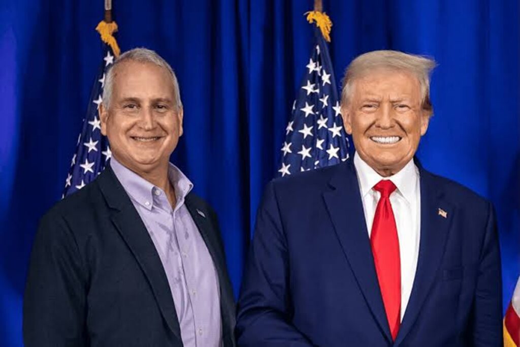 Díaz-Balart asegura que Trump no tolerará represión en Cuba si hay protestas masivas 4 En la foto, Mario Díaz-Balart y el presidente Donald Trump