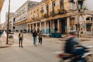 En la foto, Cuba en ruinas por culpa del castrismo